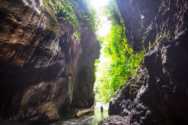 Quels sont les enjeux juridiques de l'utilisation de la réalité augmentée dans les campagnes publicitaires?